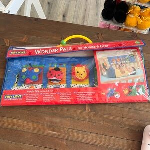 Tiny Love Wonder Pals for Hands and Feet